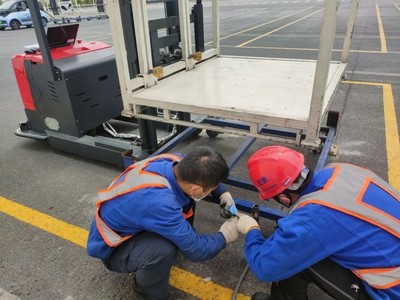 南北联动 ,实现青岛冲压无人叉车“0”突破